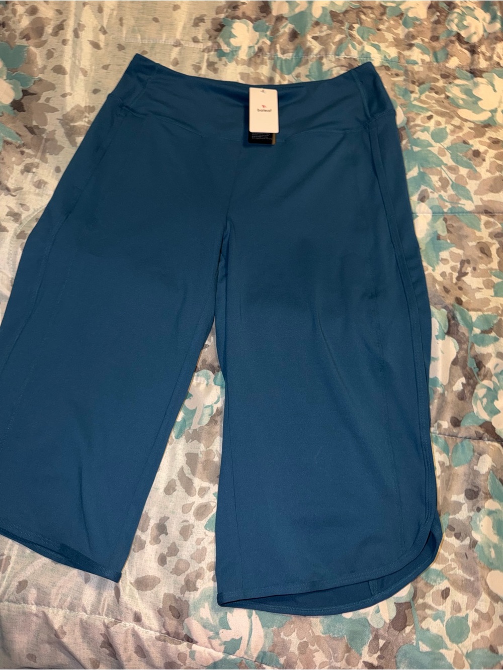 NEW NWT BALEAF Women's Teal Active Capris
